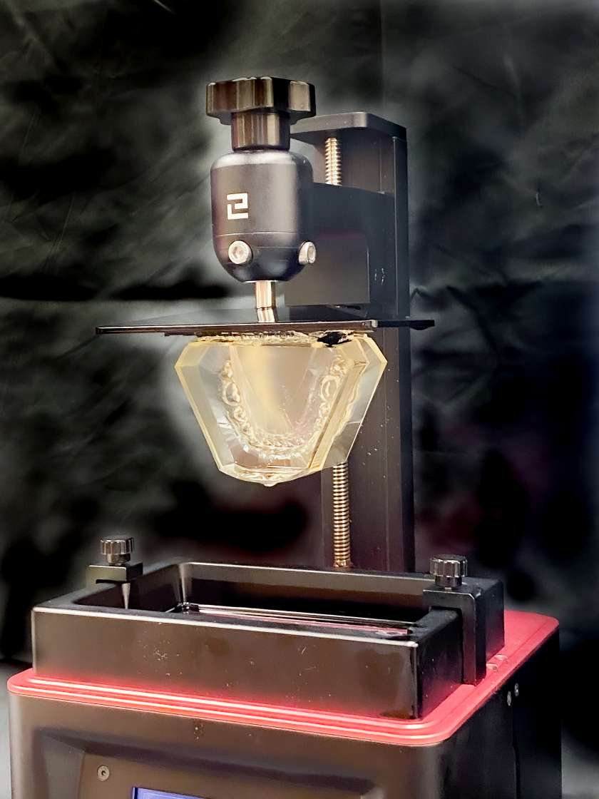Print objects using SLA technology with the highest resolution and accuracy, the sharpest details, and the smoothest surface finishes of all 3D printing technologies.