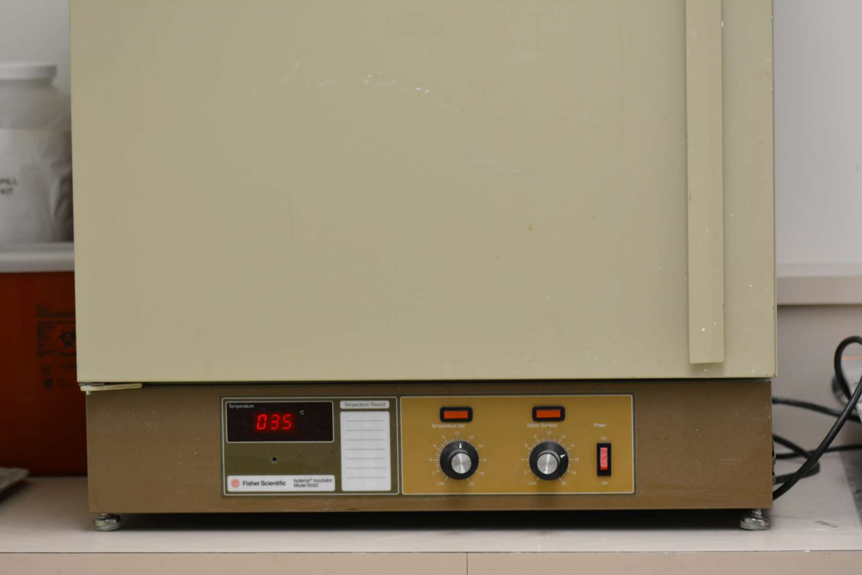 Incubators are designed to provide precise climate control, temperature uniformity, and contamination prevention for a variety of research and clinical applications.